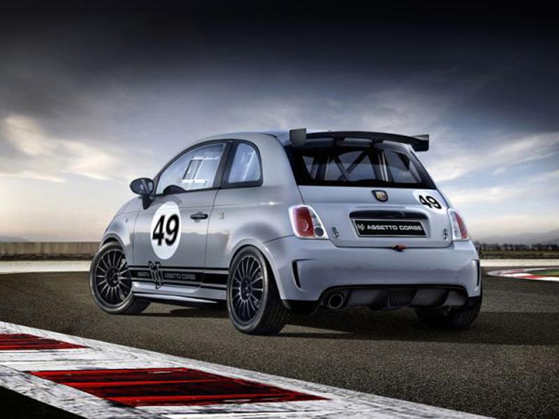 Abarth 695 Assetto Corse: De carreras