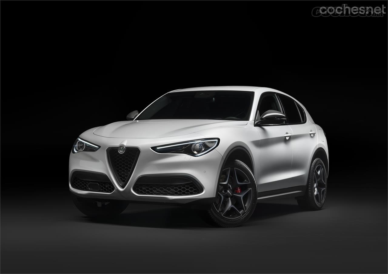 El Alfa Romeo Stelvio TI se caracteriza por su equipamiento más lujoso y completo. 