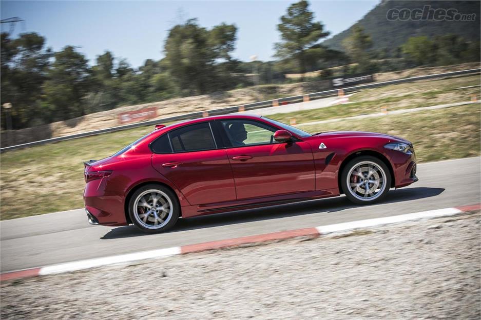 Alfa Romeo Giulia Quadrifoglio En Circuito Noticias