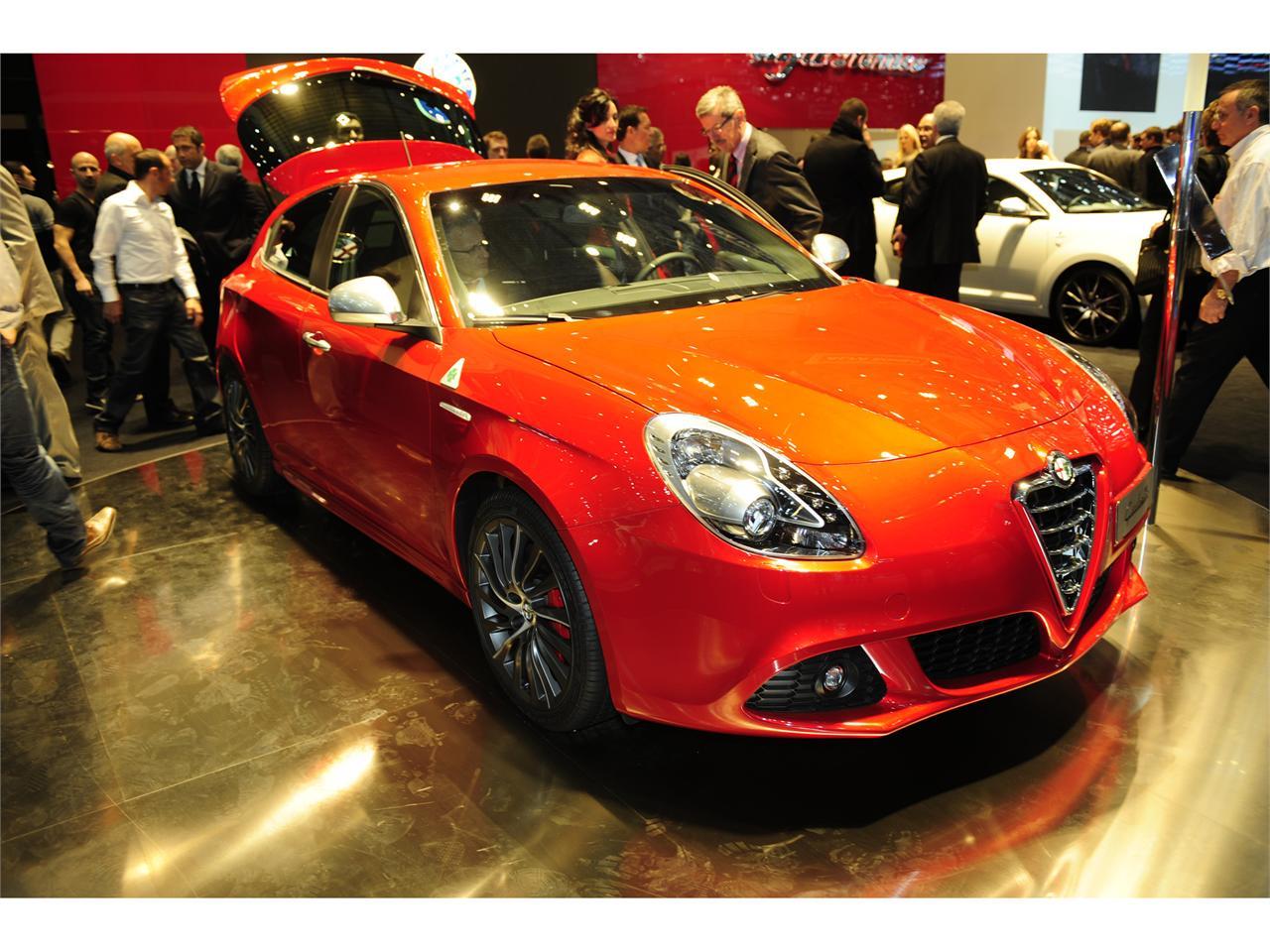 Alfa Romeo Giulietta Quadrifoglio Verde: Rojo Competizione