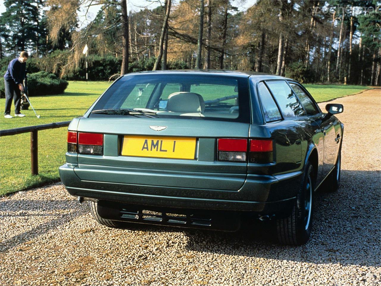 Los más observadores os habréis dado cuenta que los grupos ópticos traseros del Virage Shooting Brake son ni más ni menos que los del Renault 21 Nevada restyling.