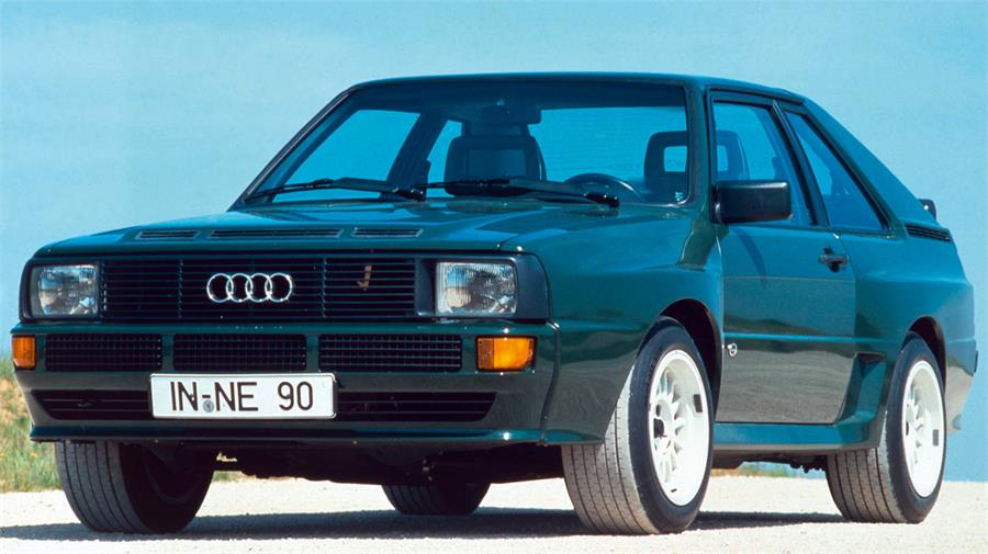 Este es el Audi Sport Quattro presentado en 1983 y que se utilizó como base de homologación en Grupo B del coche de rallies de cara a 1984.