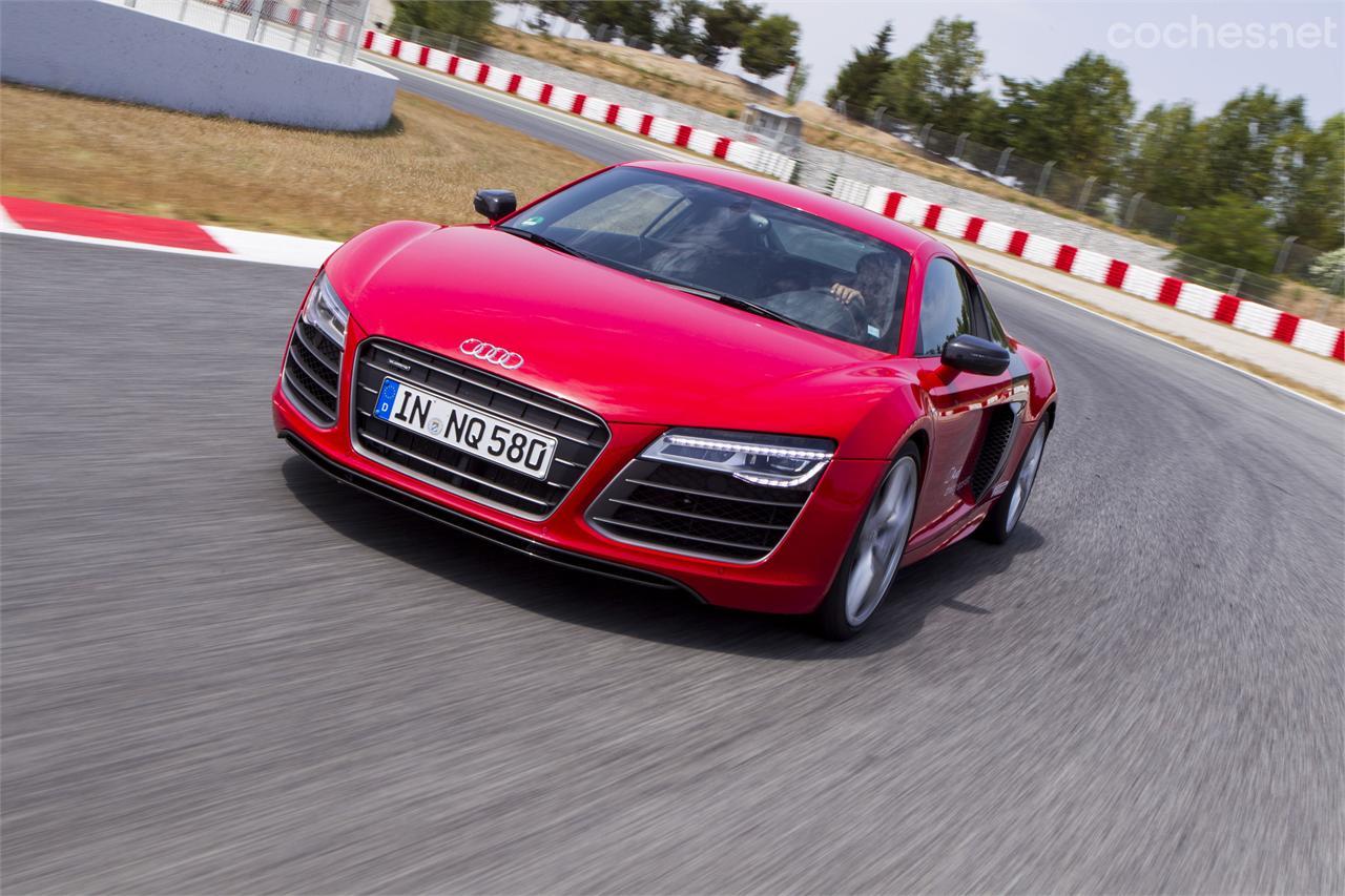 El Audi R8 Plus es ideal para hacer tandas en un circuito como el de Cataluña-Barcelona. Sus 560 CV requieren pericia al volante, aunque su transmisión integral y la electrónica ayudan. 