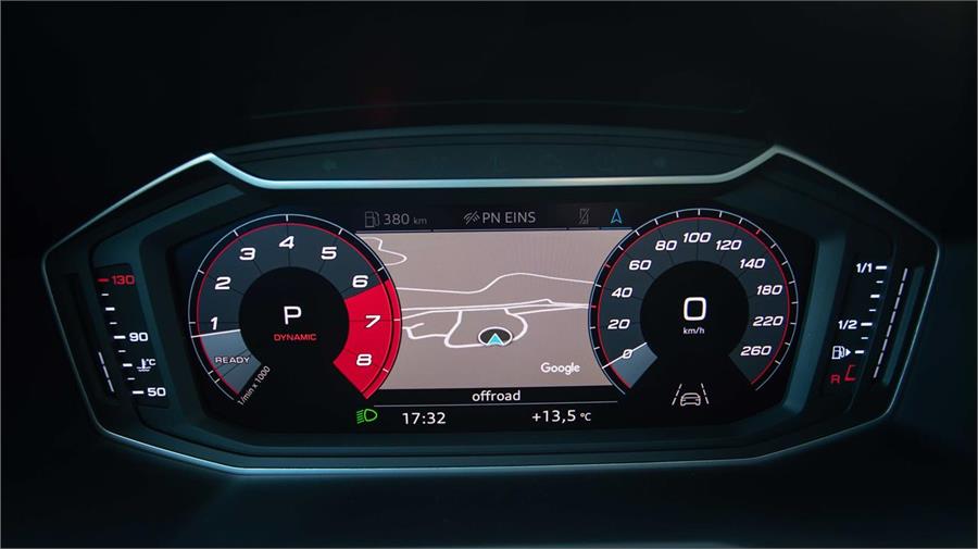 El cuadro de instrumentos digital o Audi Virtual Cockpit, ya vistos en otros Audi de segmento superior, es opcional. 