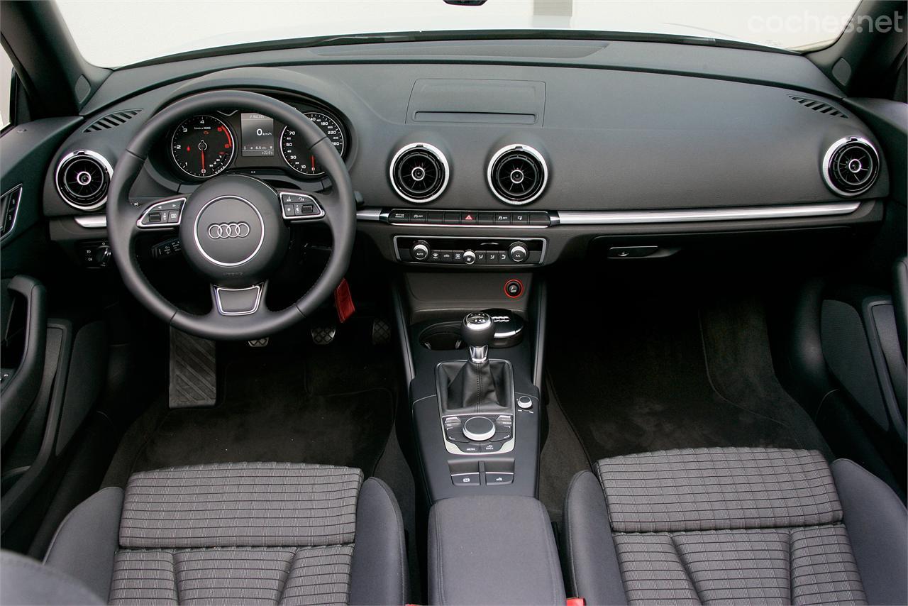 El interior de este Audi no difiere del que ya conocemos en el A3 de techo duro. 