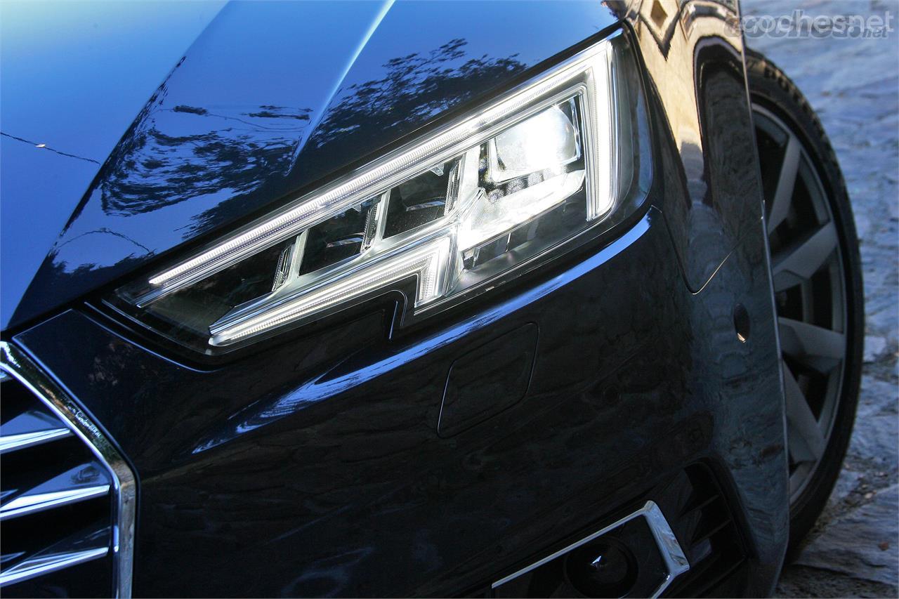 Los faros Audi Matrix LED son estupendos. Permiten circular con luces de carretera sin deslumbrar a otros usuarios de la vía.