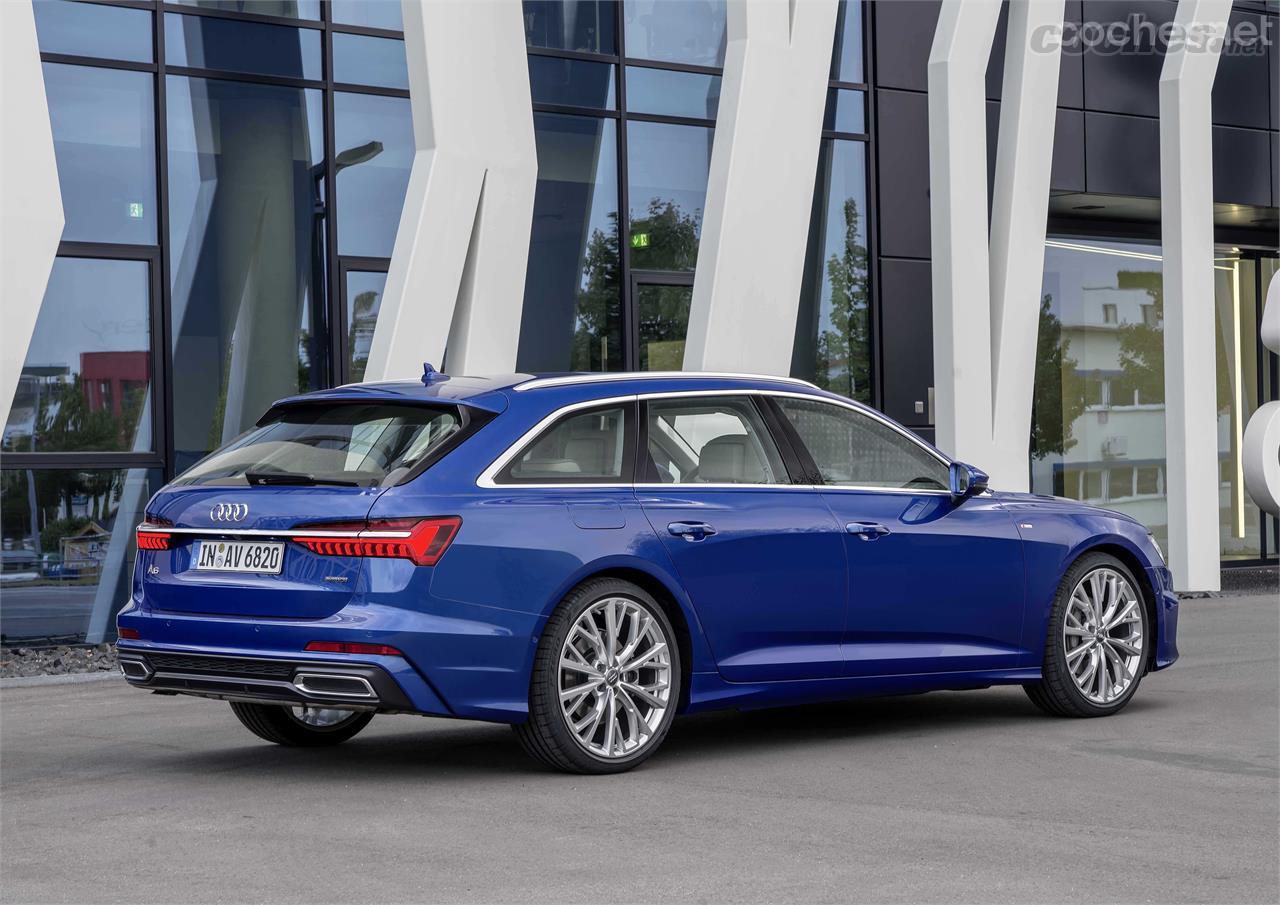 Las medidas del nuevo Audi A6 Avant no cambian apenas respecto al anterior, pero sí se modifica un poco la batalla y gana en capacidad de maletero y espacio entre filas. 