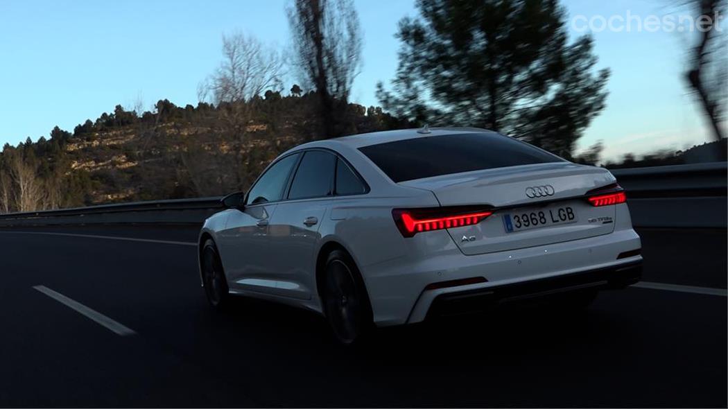 Audi A6 55 TFSIe,  Electrificado, con etiqueta 0 y una autonomía de 53 km en modo totalmente eléctrico