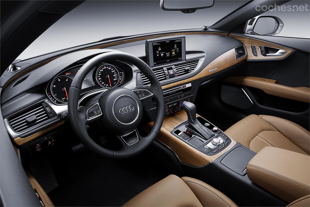 El interior del  A7 Sportback luce unos acabados propios de una berlina de alto lujo. La calidad de los materiales es excelente. 