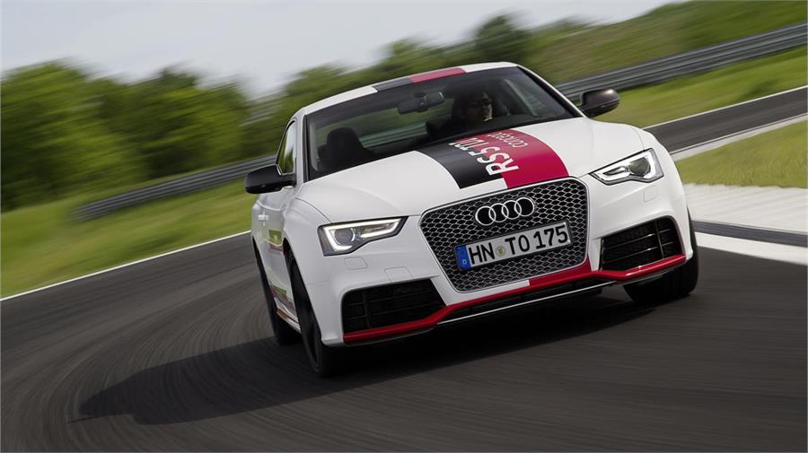 El futuro de los TDI, según Audi, pasa por los motores diésel biturbo eléctricos. El RS5 TDI Concept es un prototipo sobre el que se está trabajando actualmente. 