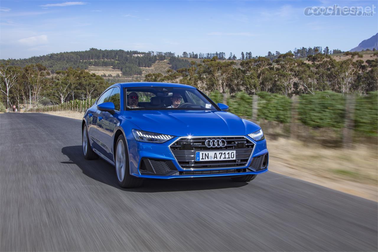 El motor de gasolina 3.0 V6 TFSI cuenta con 340 CV y sorprende por su elasticidad.