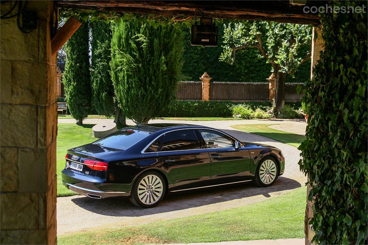 Los principales jefes de estado de Europa se desplazan a diario en un Audi A8 L, la versión de batalla larga del A8. (Fotos: Eloy García). Agradecimientos Masia Ca N'illa.