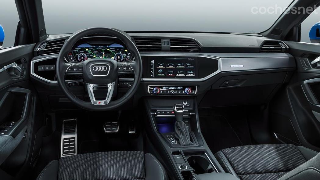 AUDI Q3 - La pantalla del Audi Q3, en una posición más baja, obliga a desviar más la vista de la conducción. Calidades y acabados son similares.