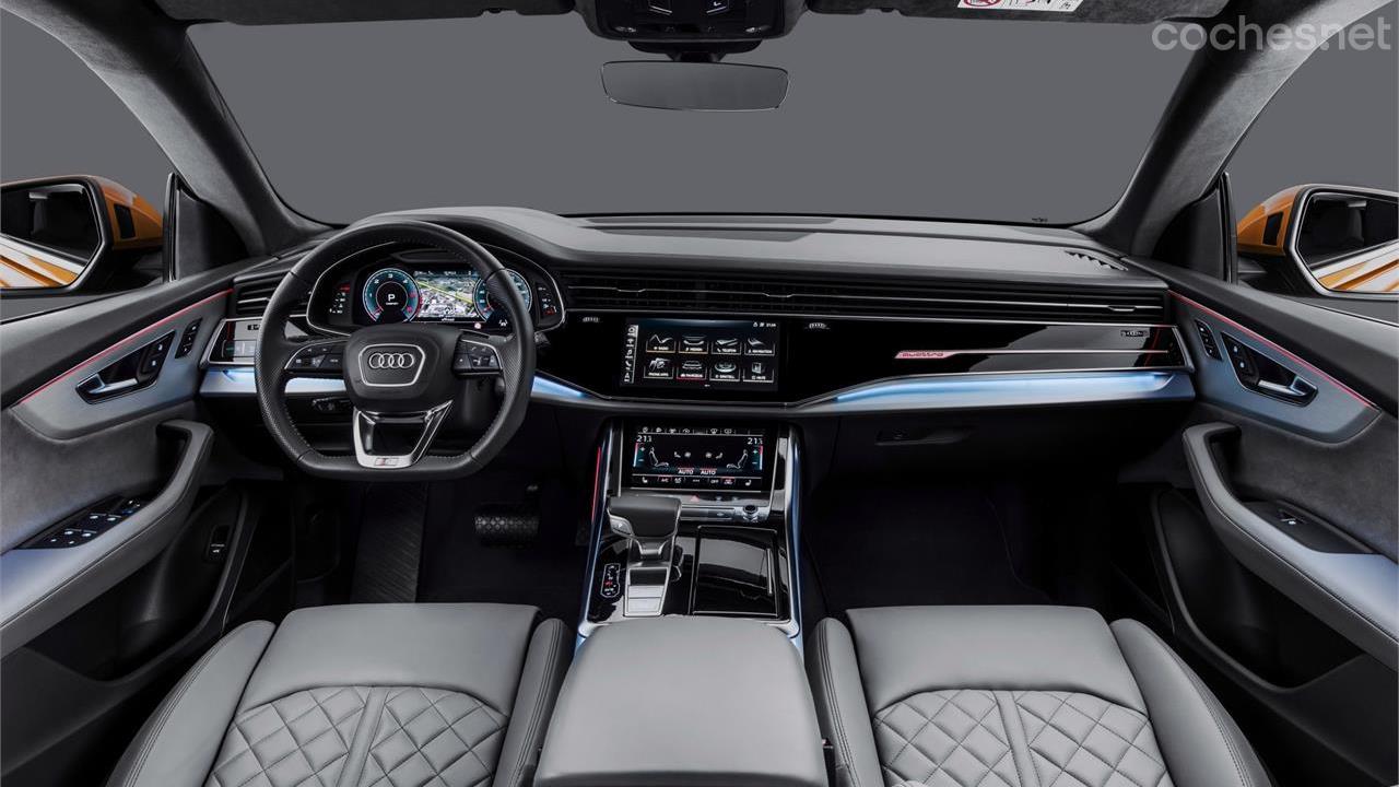 AUDI Q8 - Con la última actualización, ambos modelos comparten en mismo diseño interior. Incluso las 3 pantallas digitales. El nivel de detalle y calidad es muy elevado.