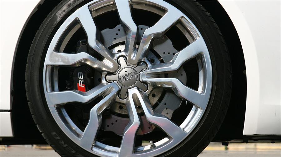 Audi R8 V8 Spyder S tronic | Noticias coches.net