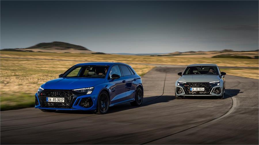 El Audi RS3 Performance Edition se lanzará en las dos carrocerías y en 300 unidades. A España solo llegará en 5 puertas, pero con el color gris del sedan de la imagen.