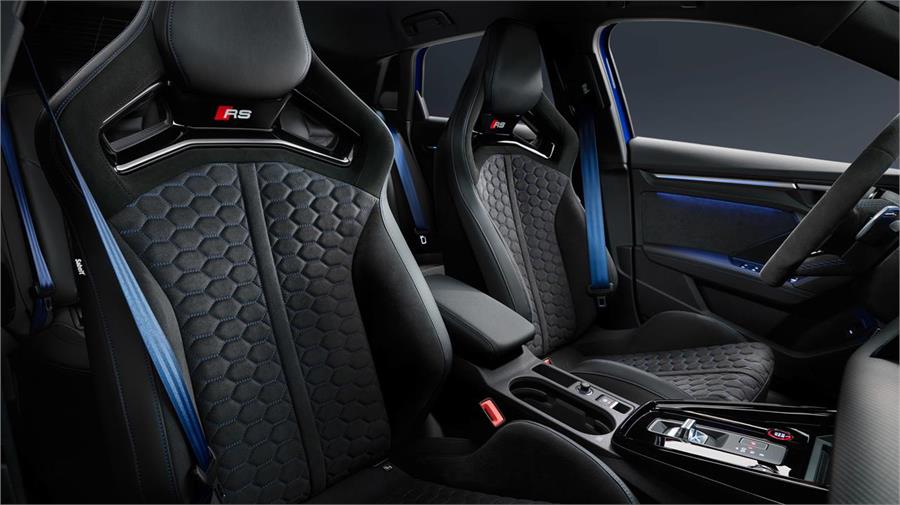 Los asientos bucket son uno de los elementos de identidad del Audi RS3 Performance Edition
