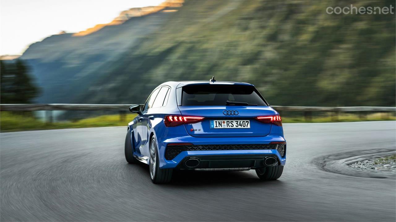 AUDI RS3 - El nuevo Audi RS 3 performance edition supera al modelo original con sus 407 CV de potencia y su velocidad máxima de 300 km/h.