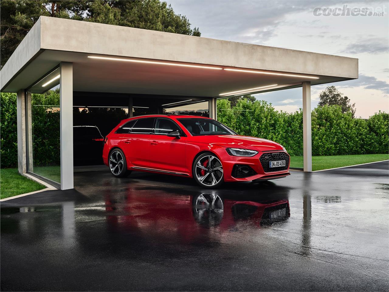 Esta berlina familiar deportiva hereda y adapta el "facelift" aplicado sobre la gama Audi A4.