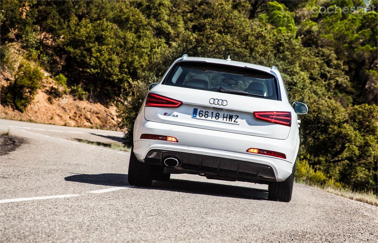 En marcha ofrece un buen nivel de confort, como suele esperarse en un Audi, incluso en estas versiones más preparadas para la conducción deportiva. 