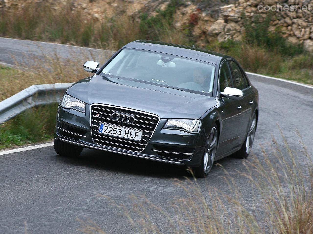 El comportamiento de este Audi en carretera es impecable, a pesar de su tamaño.