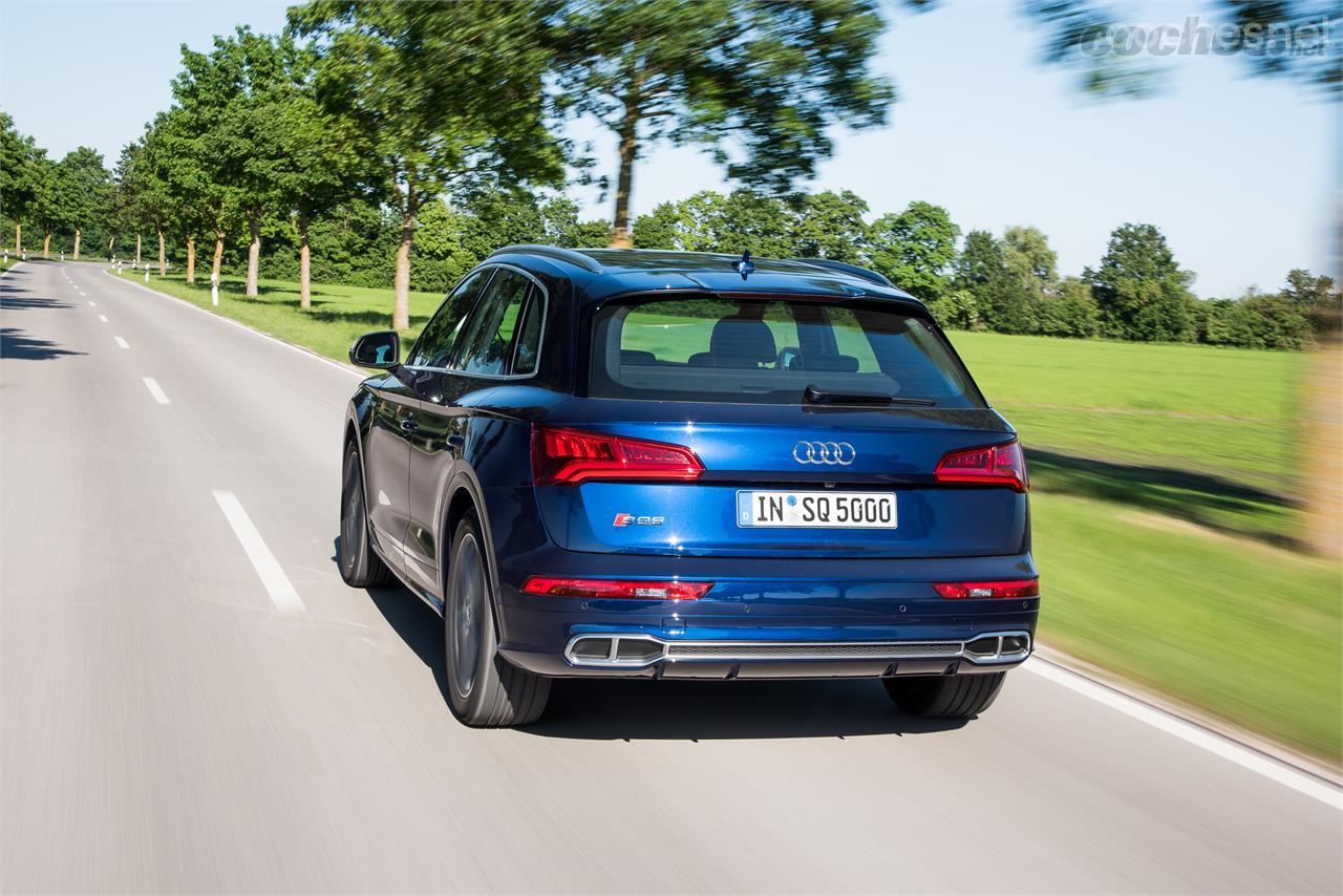 Este SQ5 es un coche realmente rápido, con una velocidad punta autolimitada electrónicamente a 250 km/h.