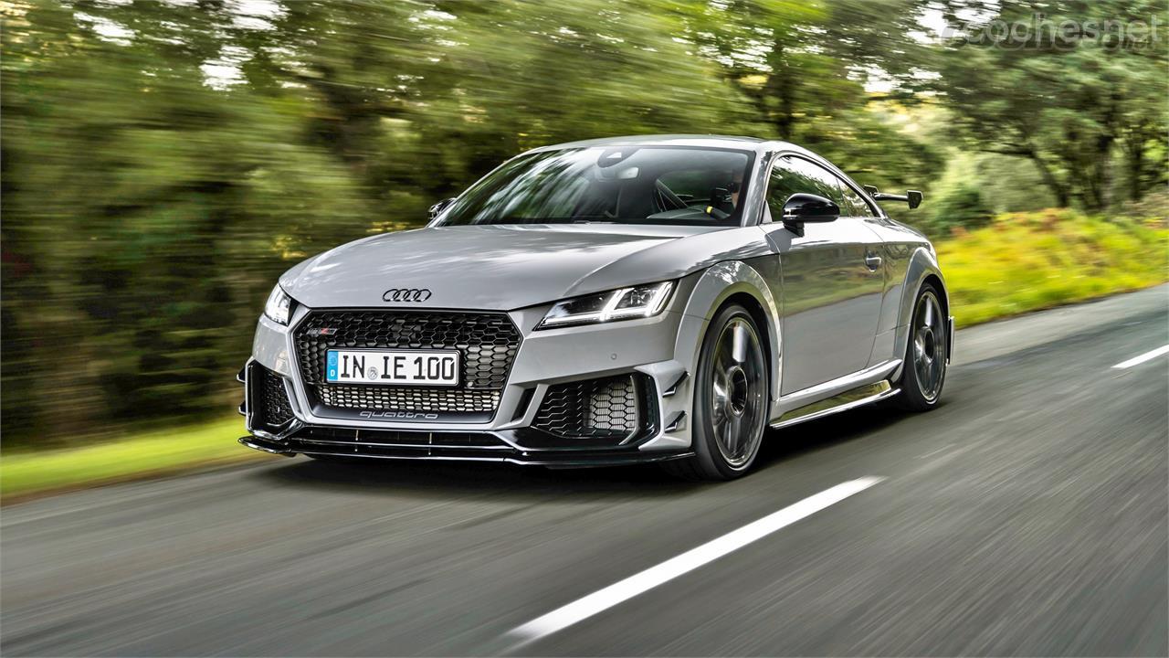 AUDI TT RS - El nuevo Audi TT RS Coupe´ iconic edition, serie limitada a 100 unidades, sirve entre otras cosas para recordarnos lo bonito que fue (el Audi TT) mientras duró.