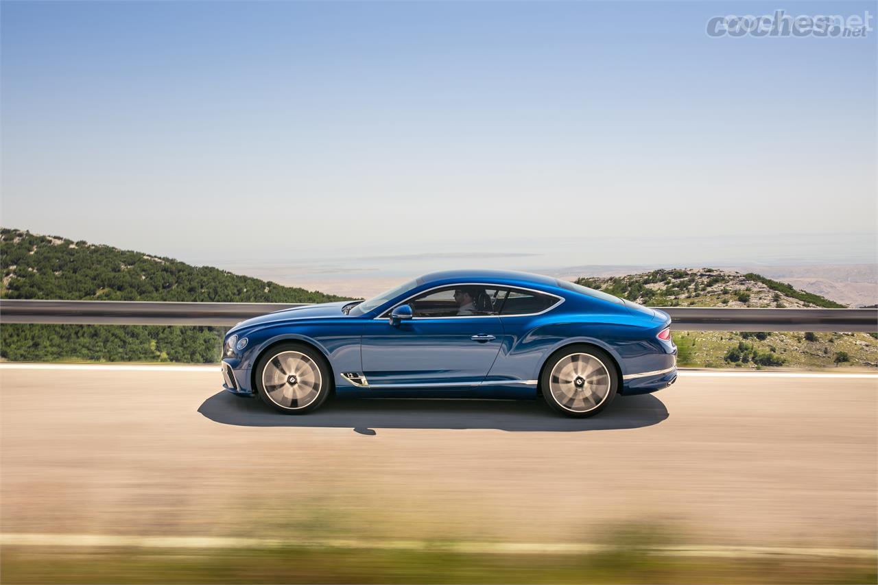 El Mercedes Clase S es el único rival directo de este coche que, no obstante, puede ser también una alternativa a modelos como el Porsche Panamera.