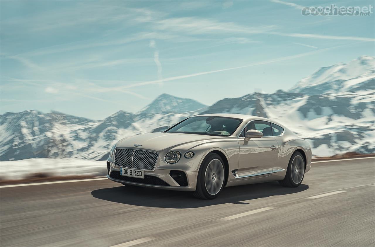 La tercera generación del Continental GT es más potente que la precedente y mucho más sofisticada tecnológicamente hablando.