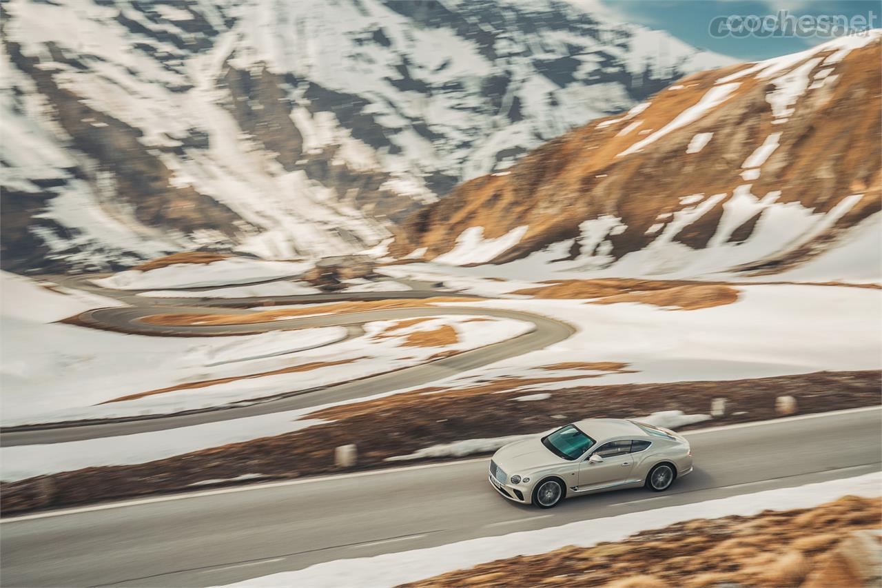 Probamos el Bentley Continental GT en las carreteras alpinas de Austria e Italia, el lugar ideal para disfrutar de un coche así.