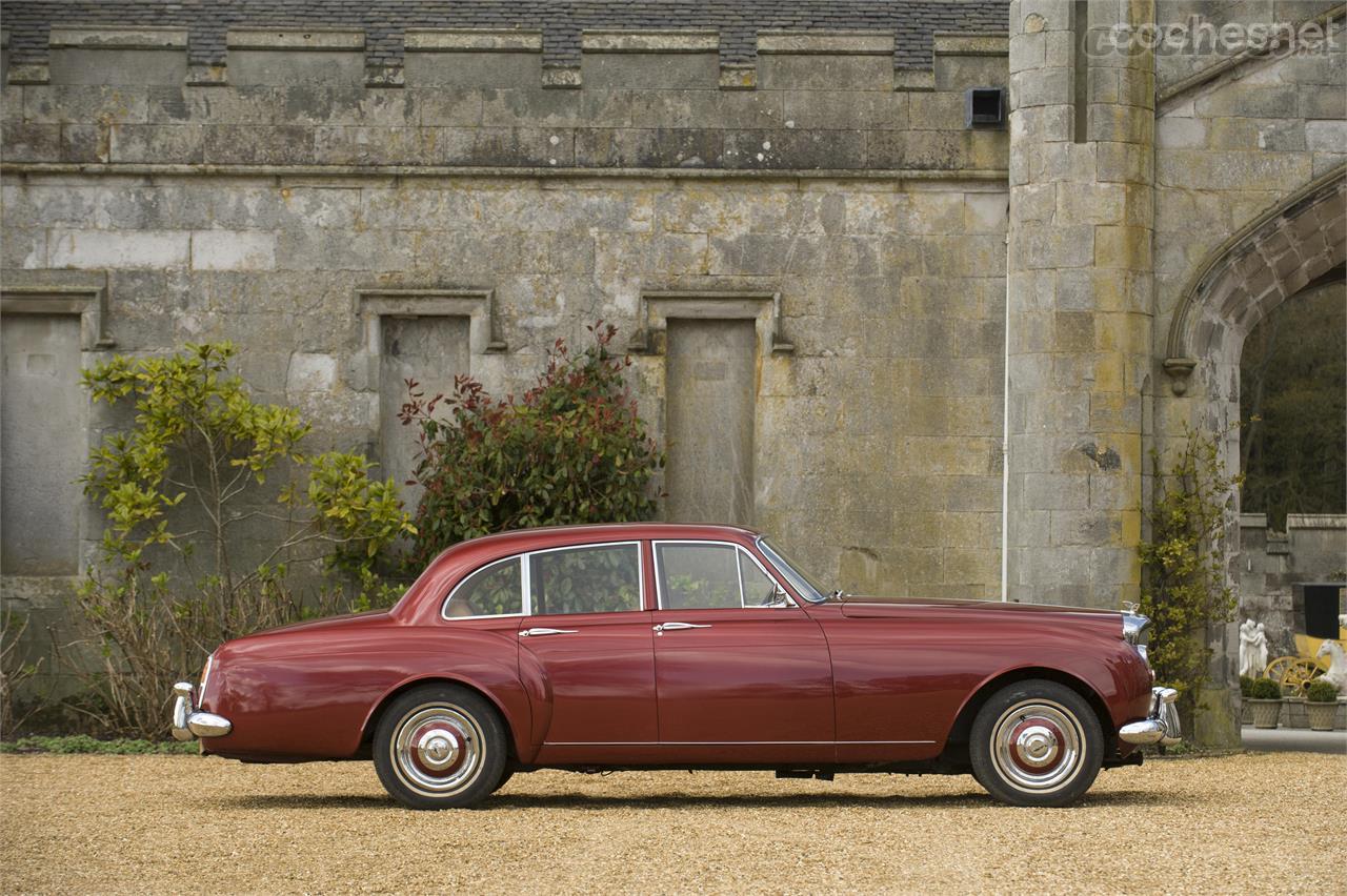 Entre 1959 y 1965 Bentley comercializó el elegantísimo Continental Flying Spur carrozado por Mulliner.