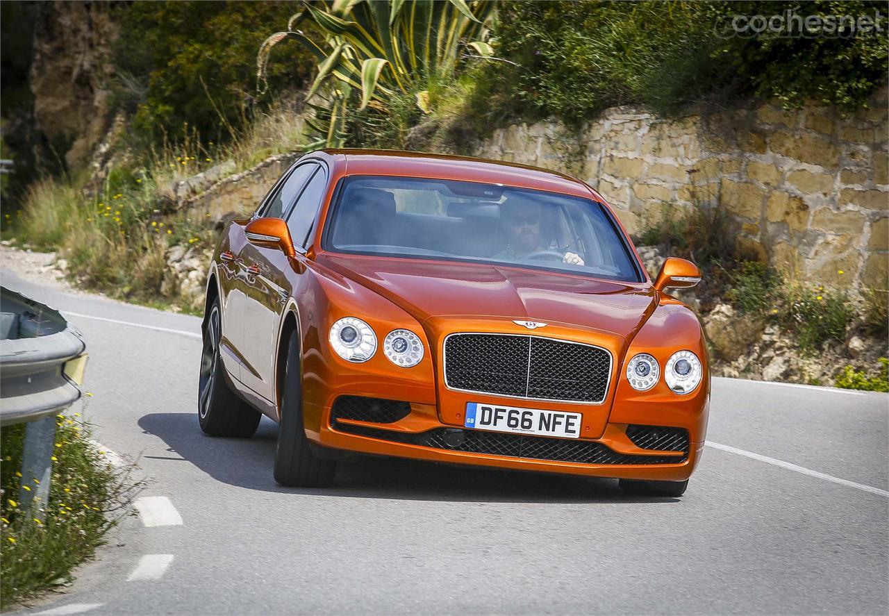 En orden de marcha y con carga el Flying Spur ronda las 3 toneladas.