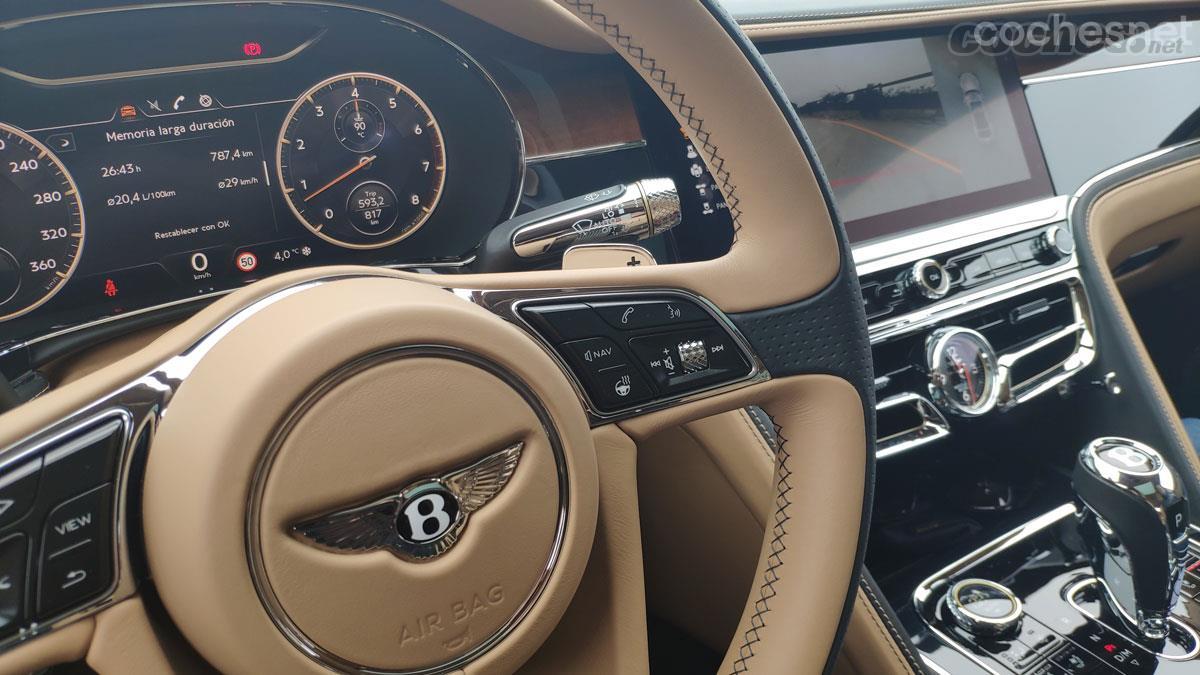 El interior del Bentley Flying Spur se crea pieza a pieza. 