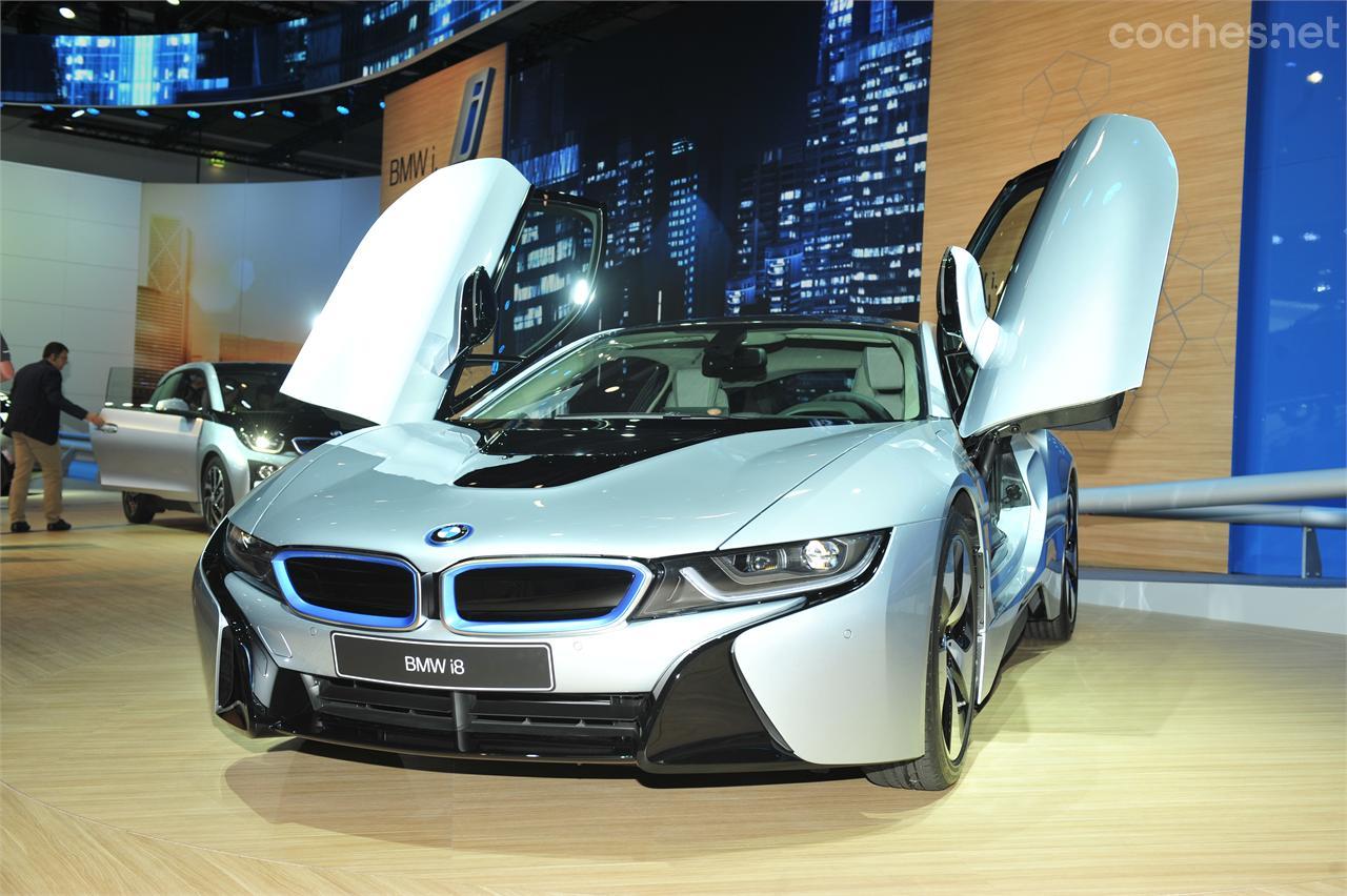 El deportivo  BMW i8 es la segunda entrega de la marca BMWi, y llegará a los concesionarios principios del año que viene.