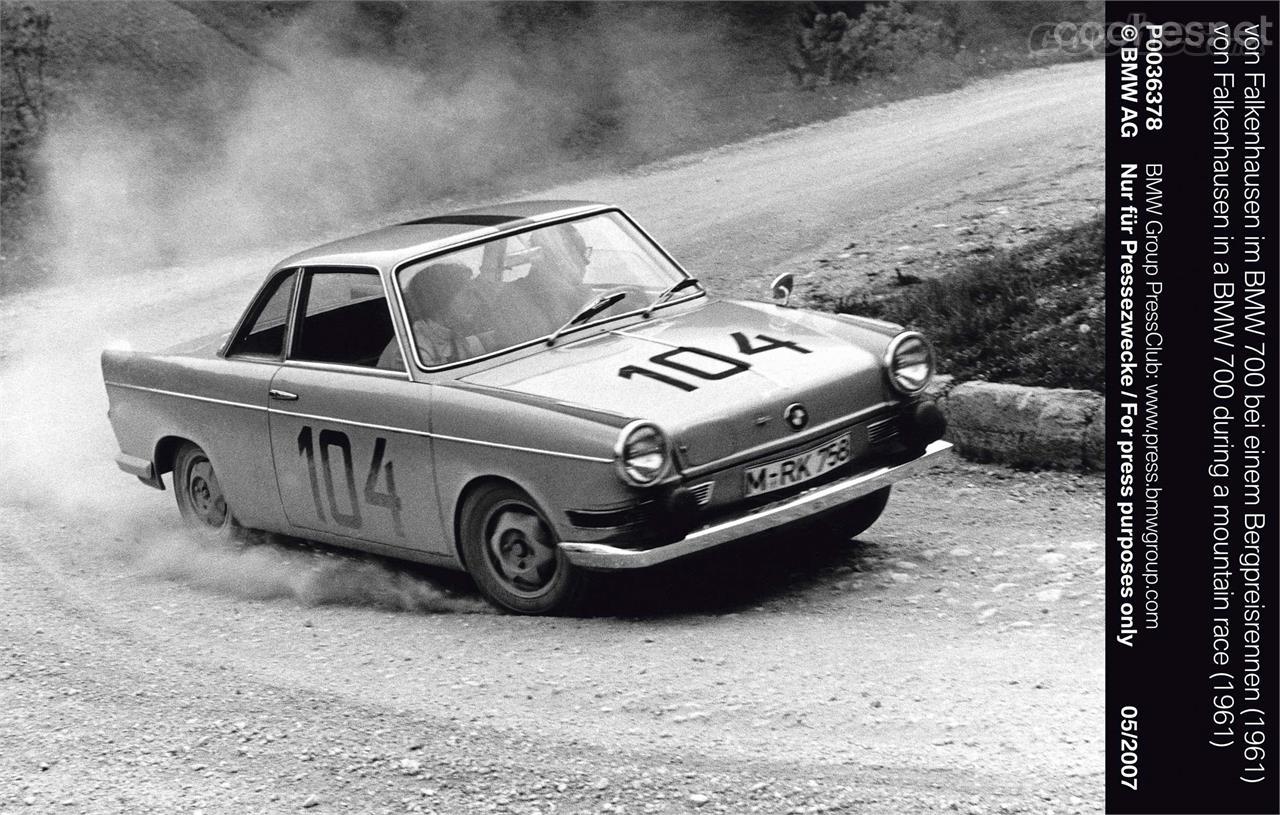 El piloto español Juan Fernández ganó el Rally RACE de 1961 al volante de un BMW 700 como el que vemos en esta imagen de BMW.