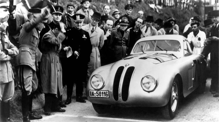 Huschke von Hanstein ganó la edición de 1940 de la Mille Miglia al volante de este espectacular 328 carrozado por Touring en Milán.