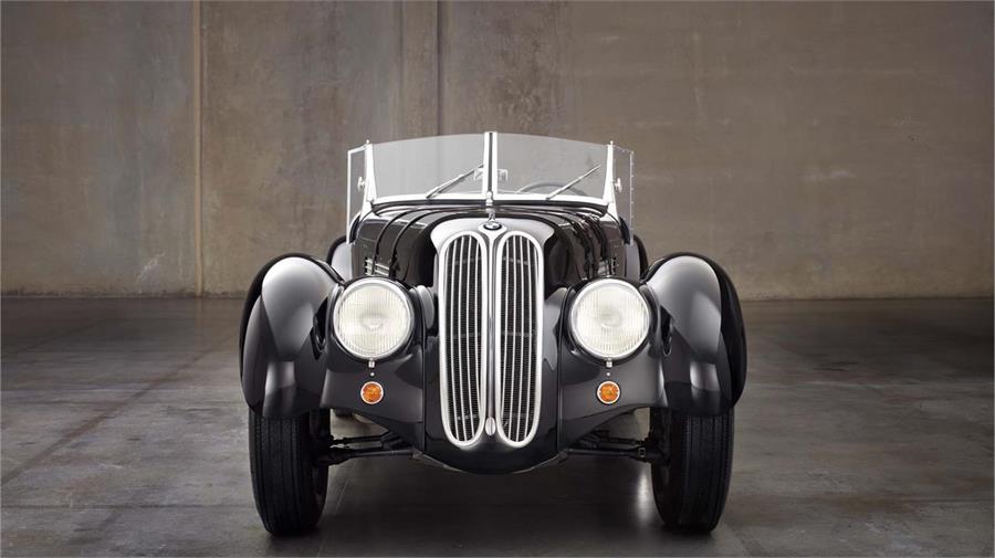 BMW 328 80º Aniversario. Entre 1936 y 1940 se produjeron sólo 464 unidades.