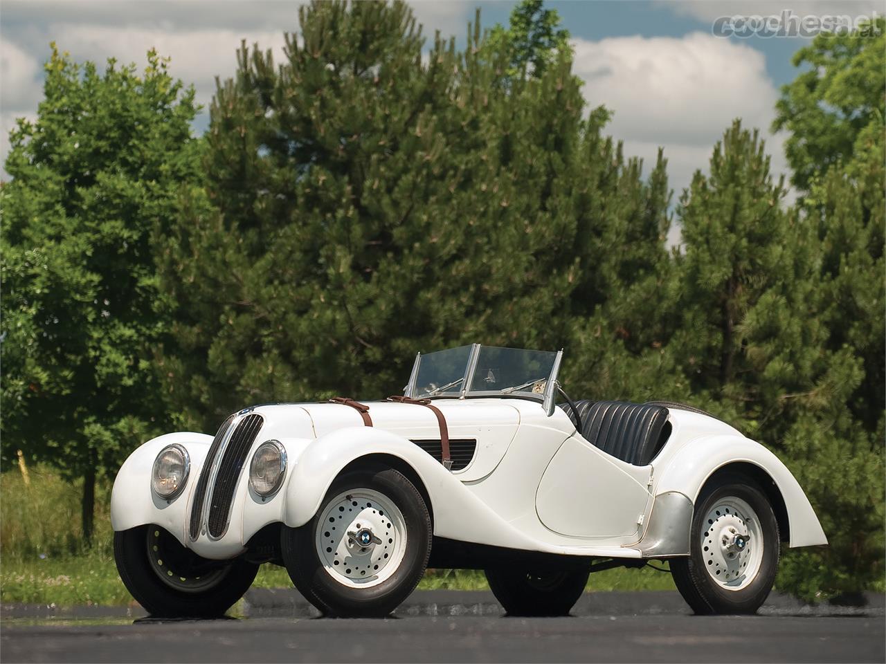 El motor Bristol del AC Ace era la última evolución del 6 en línea de 2 litros que BMW desarrolló para el 328 de 1936.