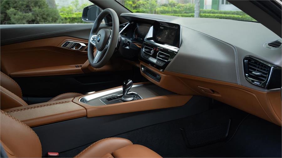 El interior del BMW Concept Touring Coupé es muy similar al del Z4 del que deriva.