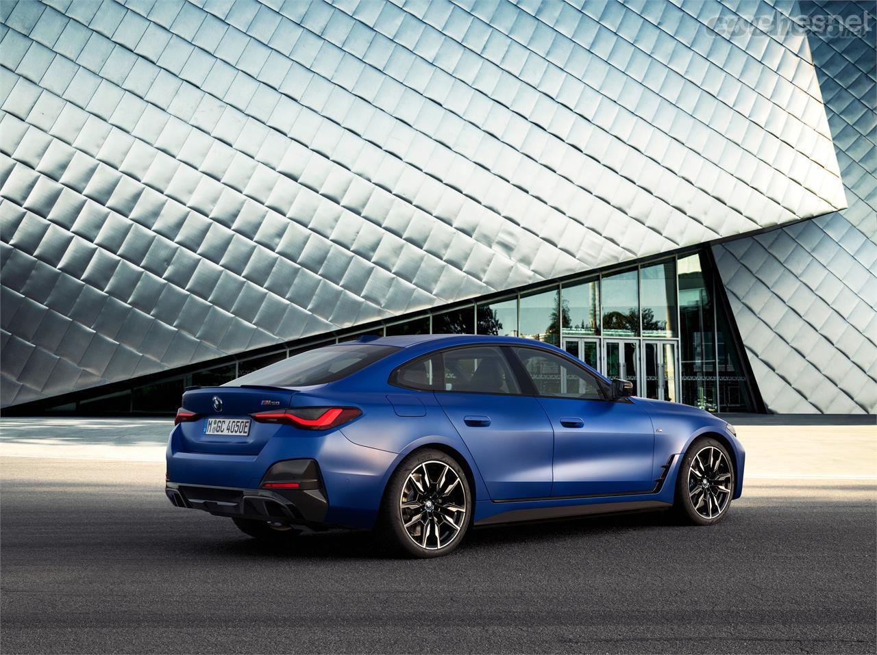 El BMW i4 M50 se equipara en cuanto a diseño y tecnología de chasis a cualquier versión M con motor convencional, aunque monta dos motores eléctricos, uno por eje.