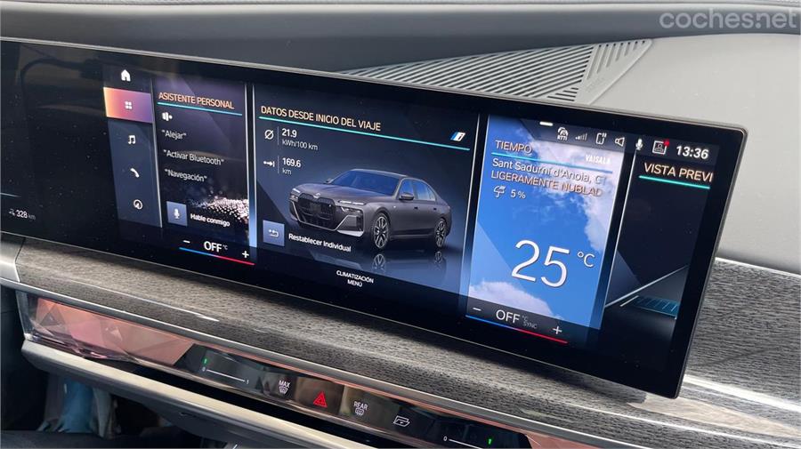 La pantalla central BMW i70 xDrive 60 tiene un interface rápido y bien diseñado con diferentes atajos para llegar a los submenús.