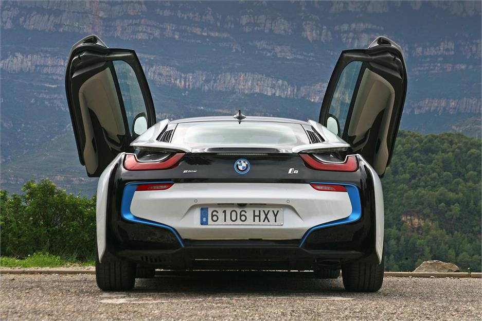 Coches con puertas hacia arriba