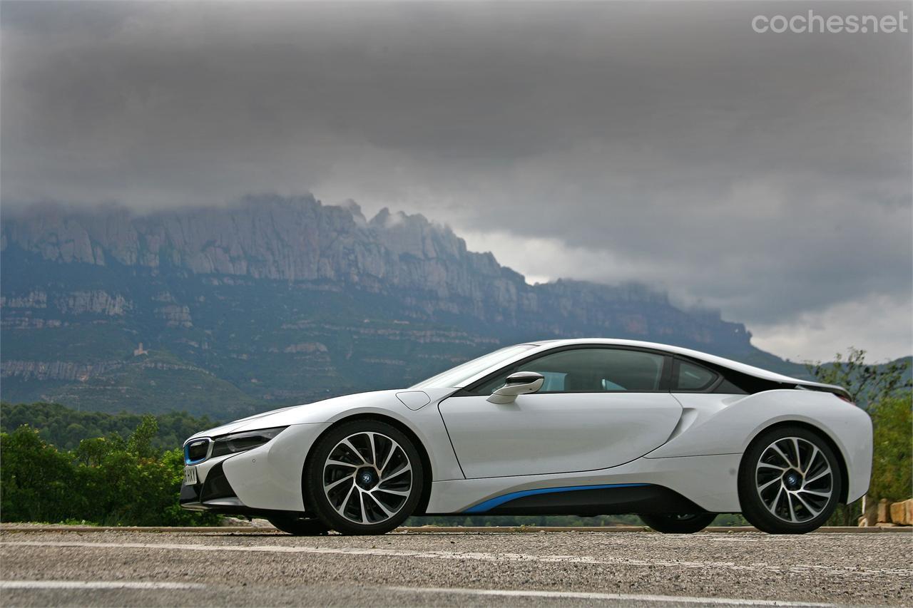 Un coche realmente atractivo. La estética del i8 es, sin lugar a dudas, uno de sus grandes atractivos aunque no el único.