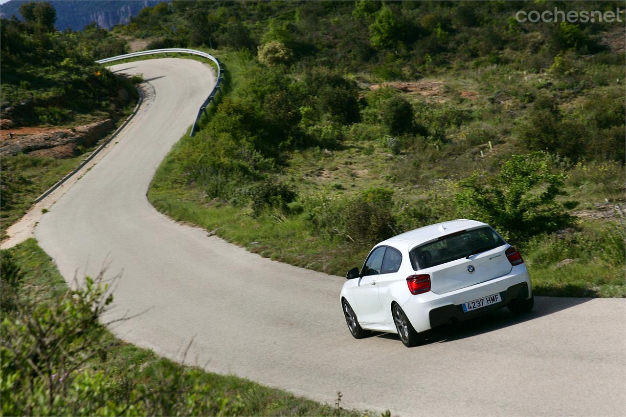 Curvas, curvas; el hábitat natural de este BMW son las carreteras de montaña en impecable estado.