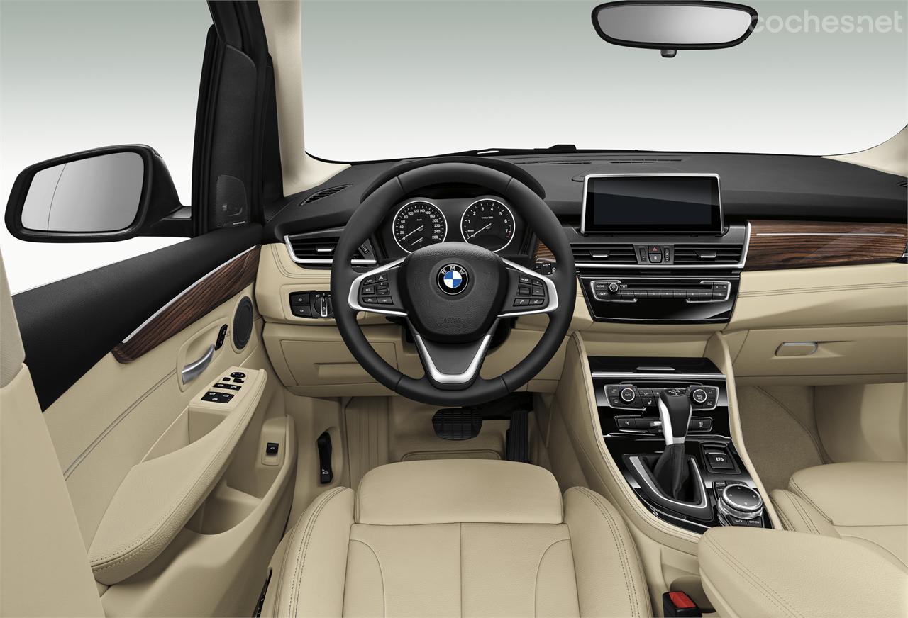 El interior no nos sorprende, sigue con la línea mostrada por BMW en los demás modelos.