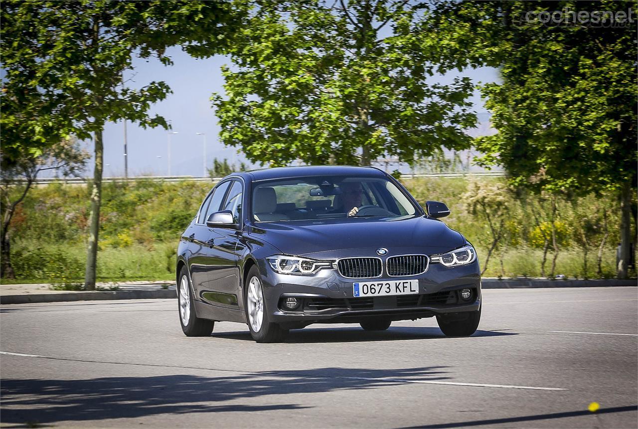 El vehículo puede alcanzar unos 30 km de autonomía en modo cien por cien eléctrico. 