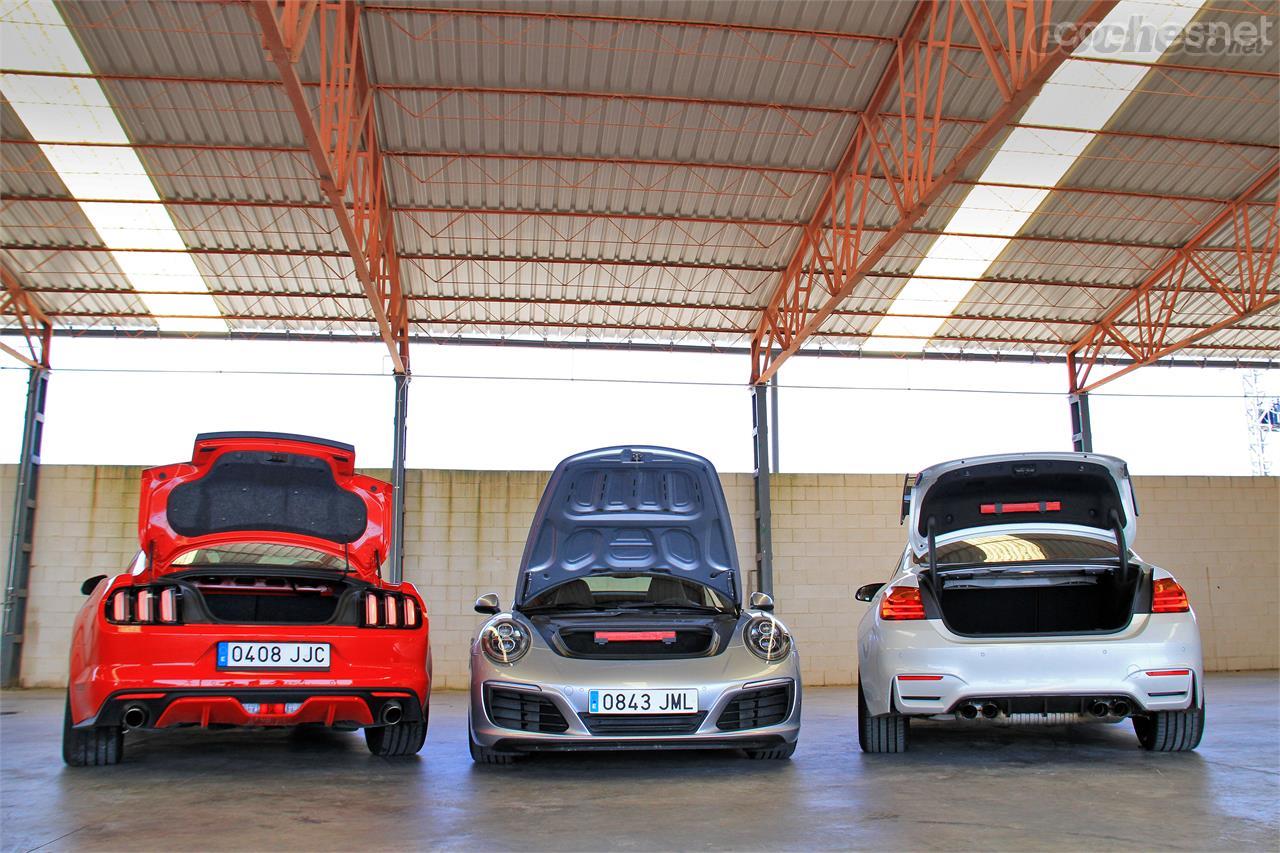 Maleteros de buena capacidad en los dos coches de motor delantero y más escasa en el Porsche aunque en este pueden usarse las plazas traseras para dejar más maletas.