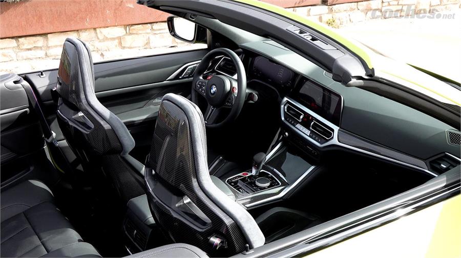 El interior, con las inserciones de carbono y los asientos tipo baquet, ambos opcionales, ofrece un ambiente muy deportivo.