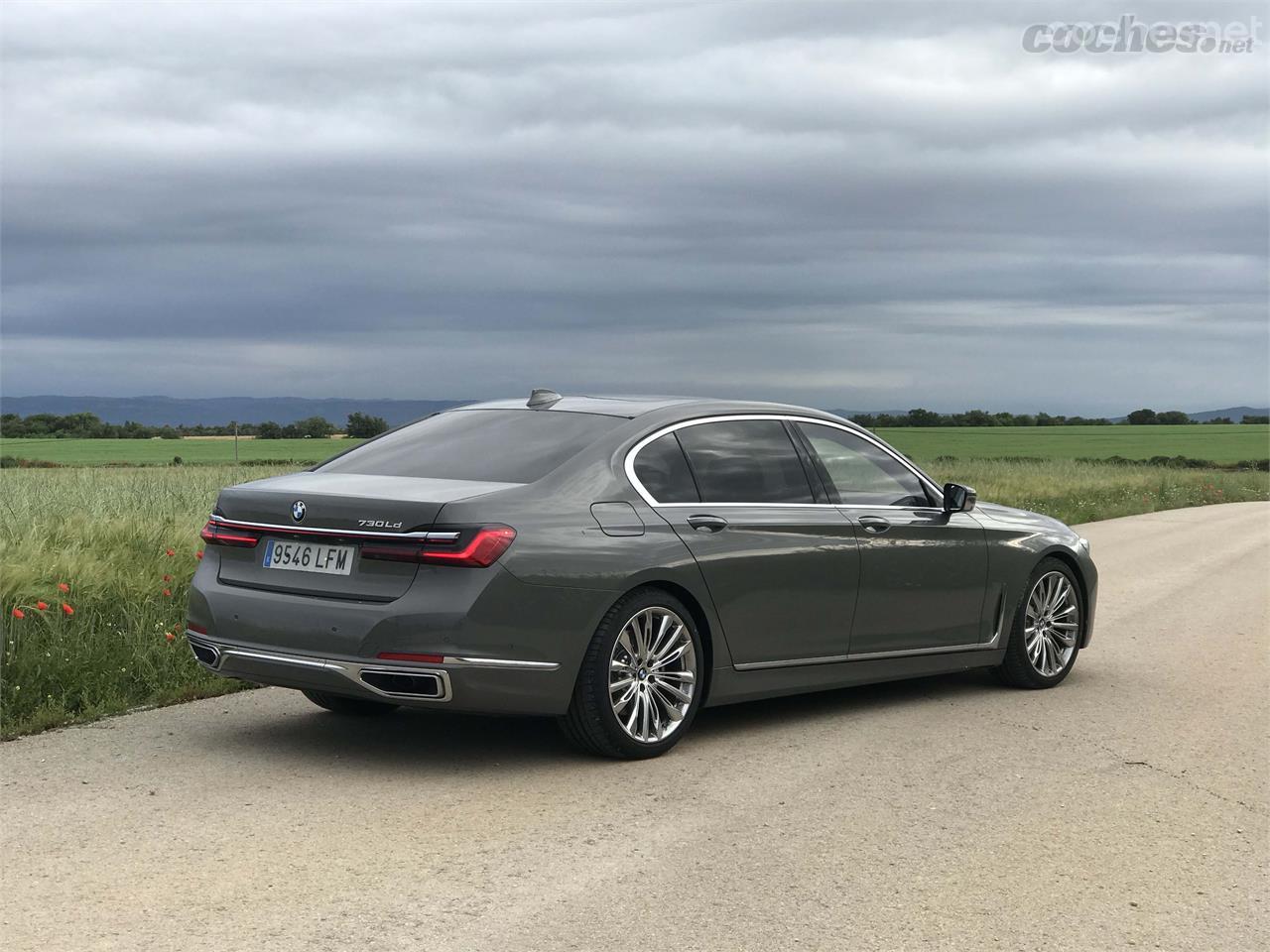 Esta última evolución del BMW Serie 7 es más cómodo que nunca, pero sin perder ni un ápice de deportividad.