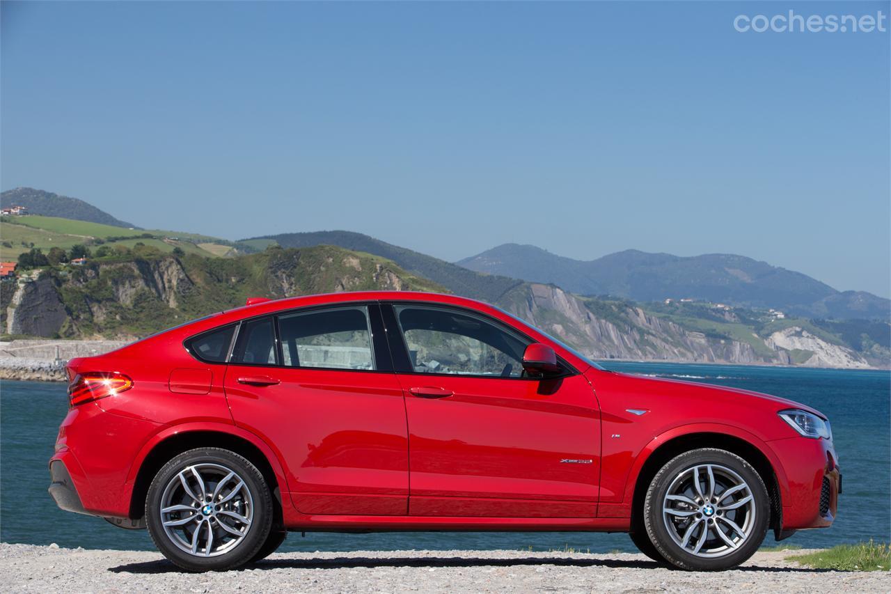 La línea lateral es quizás el lado más atractivo del BMW X4, con esa línea de techo descendente estilo coupé.